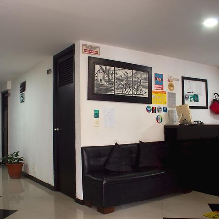 Hotel Laureles De Aburra Medellín Zewnętrze zdjęcie