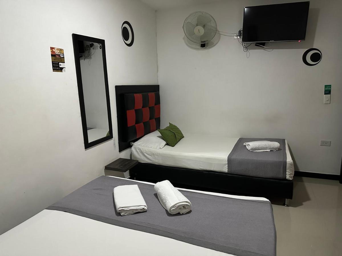 Hotel Laureles De Aburra Medellín Zewnętrze zdjęcie