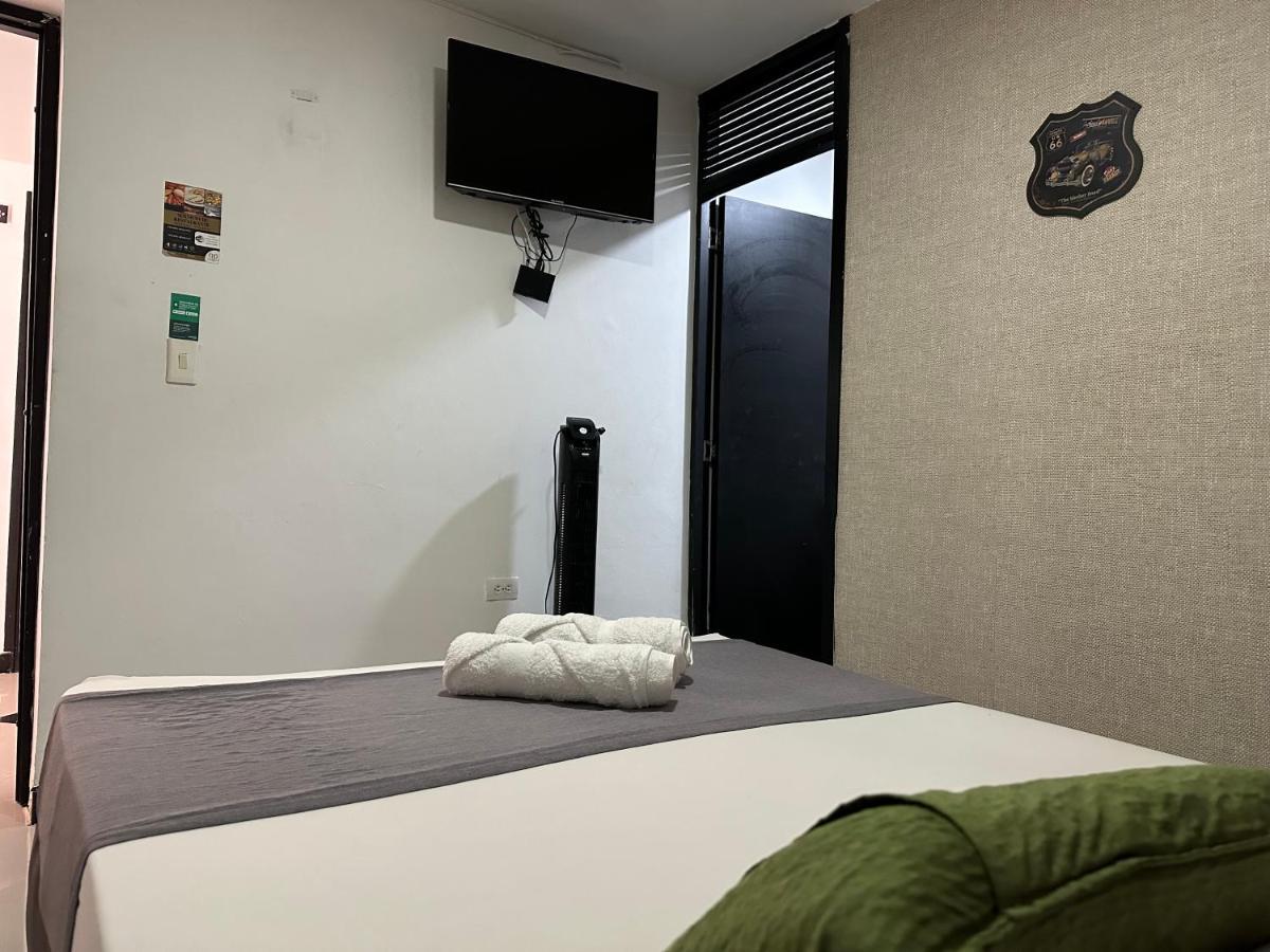 Hotel Laureles De Aburra Medellín Zewnętrze zdjęcie
