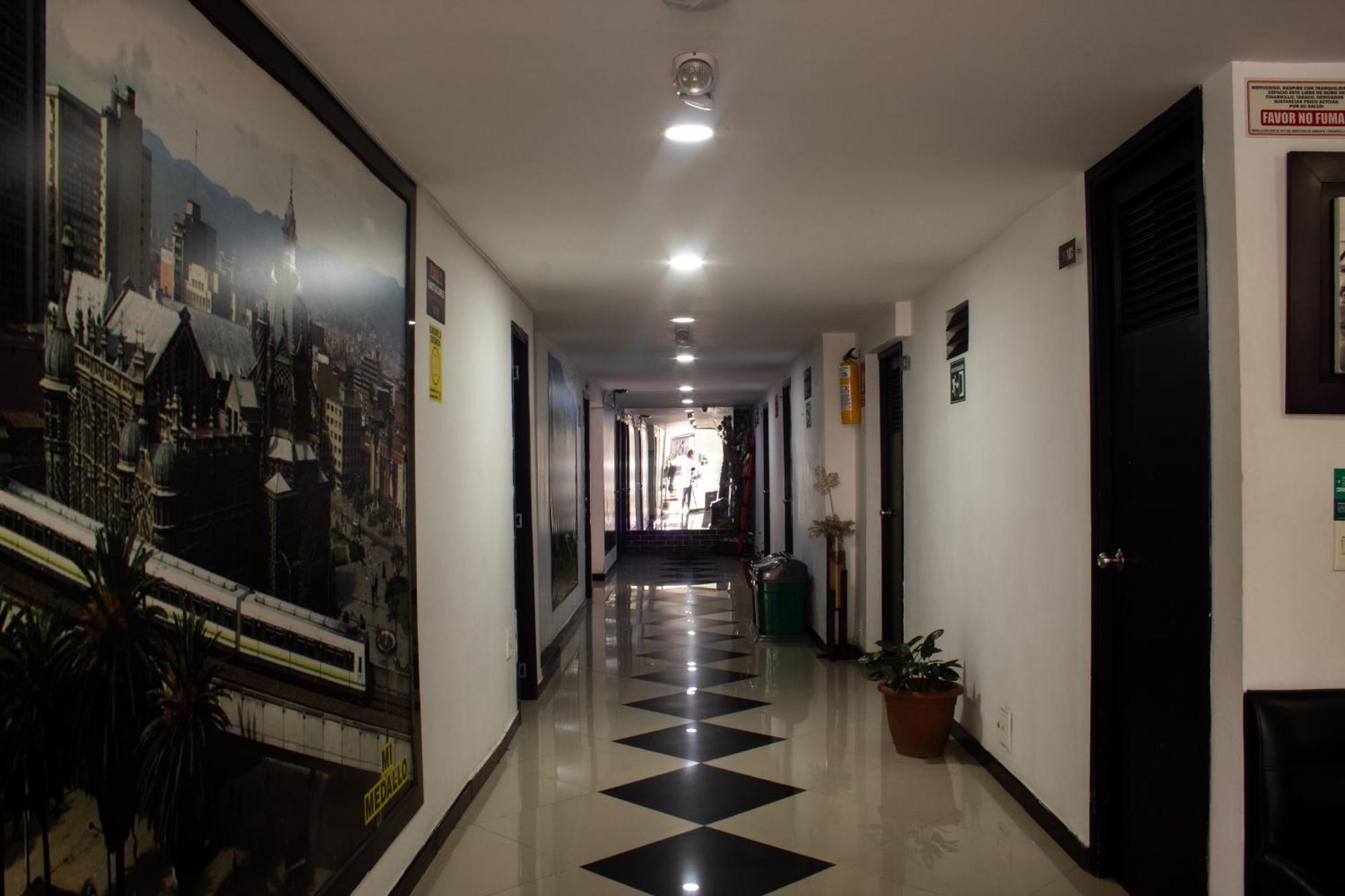 Hotel Laureles De Aburra Medellín Zewnętrze zdjęcie