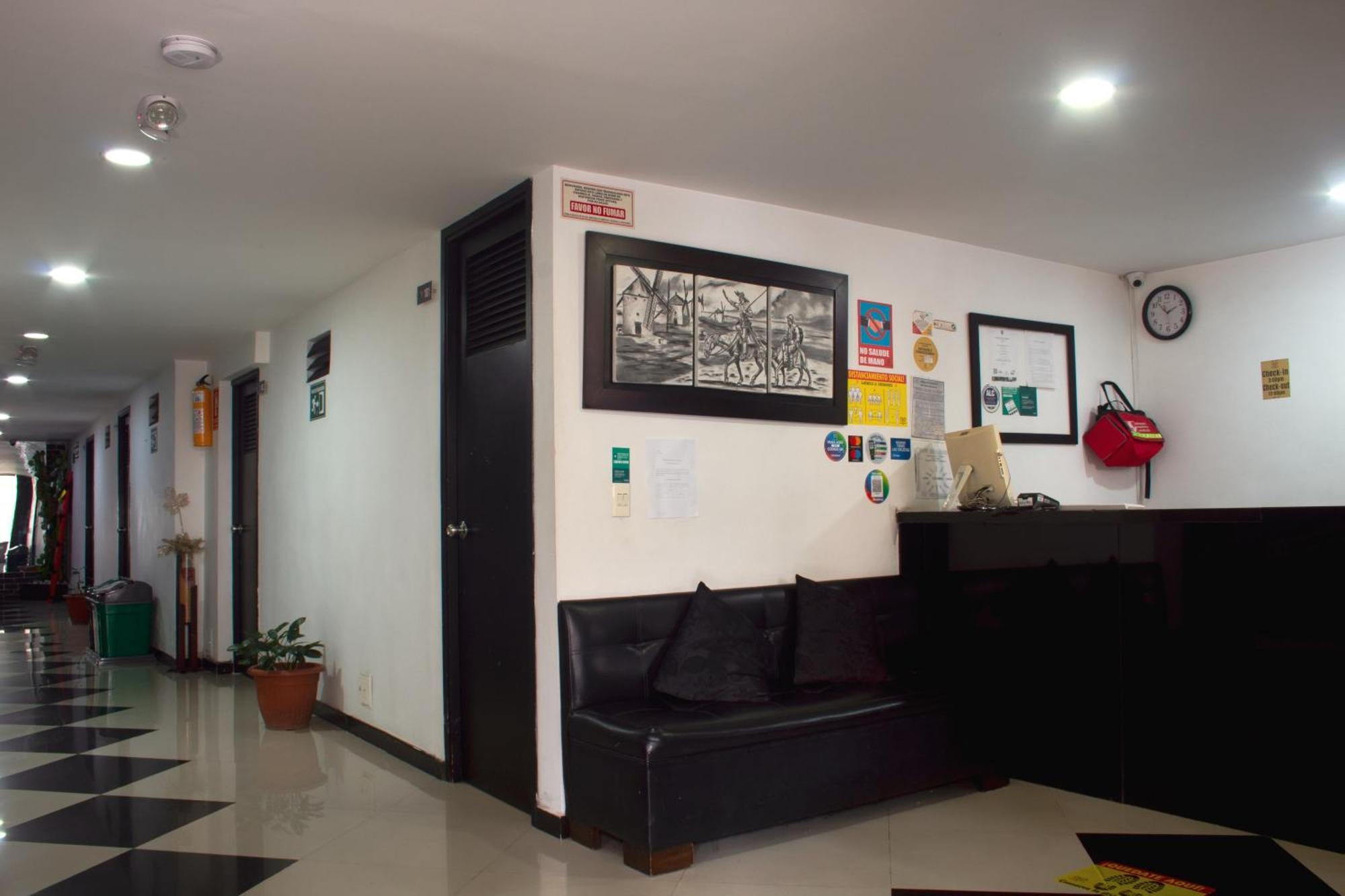 Hotel Laureles De Aburra Medellín Zewnętrze zdjęcie