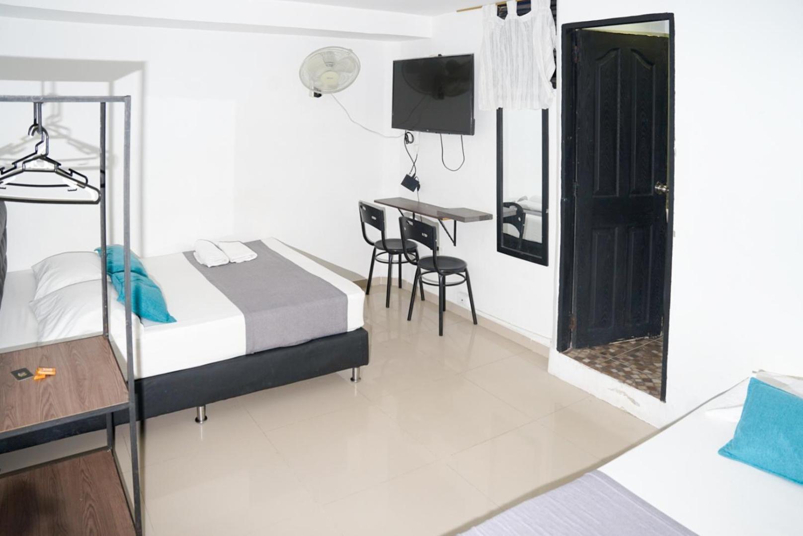 Hotel Laureles De Aburra Medellín Zewnętrze zdjęcie